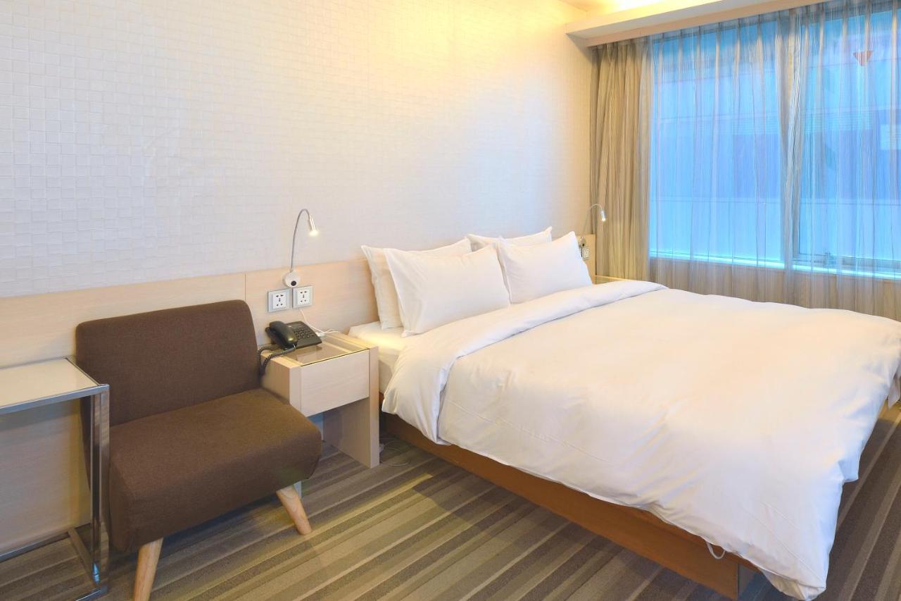 Yomi Hotel - Shuanglian Mrt Тайпей Екстериор снимка