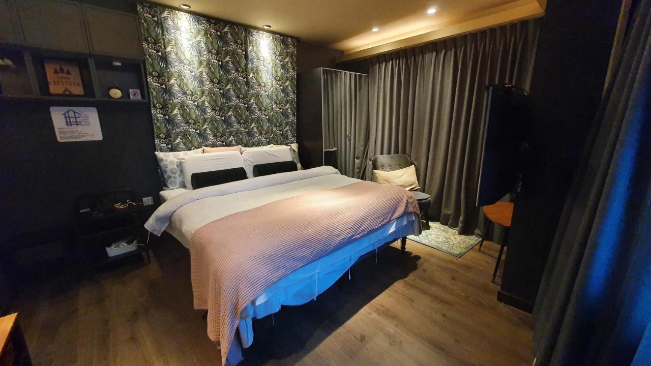 Yomi Hotel - Shuanglian Mrt Тайпей Екстериор снимка