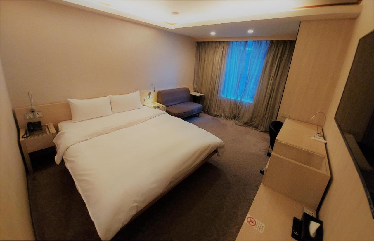 Yomi Hotel - Shuanglian Mrt Тайпей Екстериор снимка