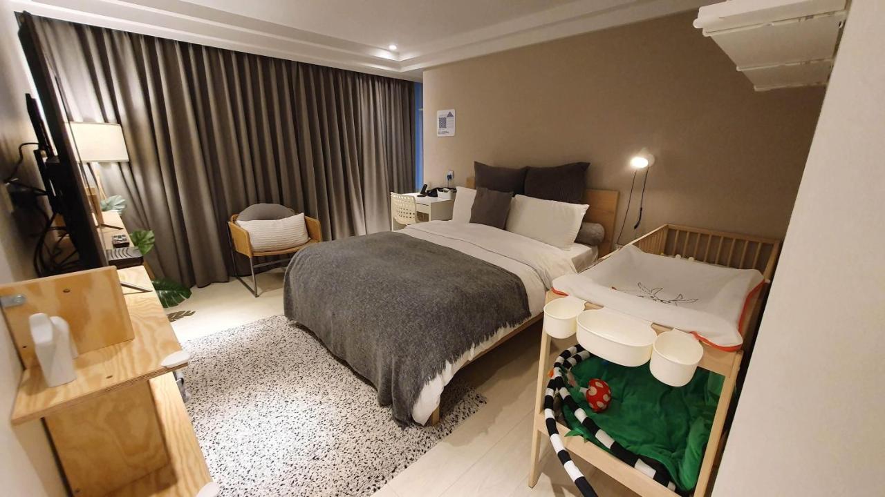 Yomi Hotel - Shuanglian Mrt Тайпей Екстериор снимка