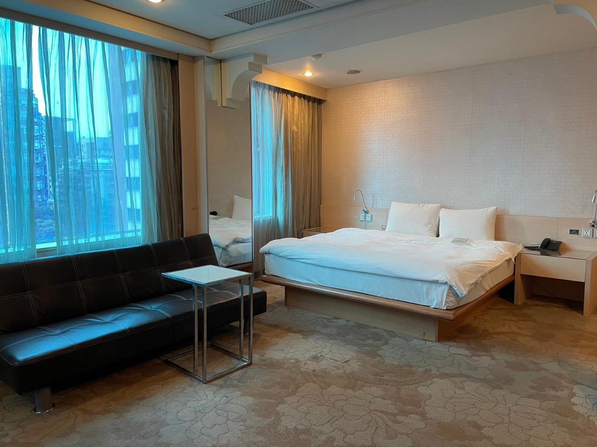 Yomi Hotel - Shuanglian Mrt Тайпей Екстериор снимка