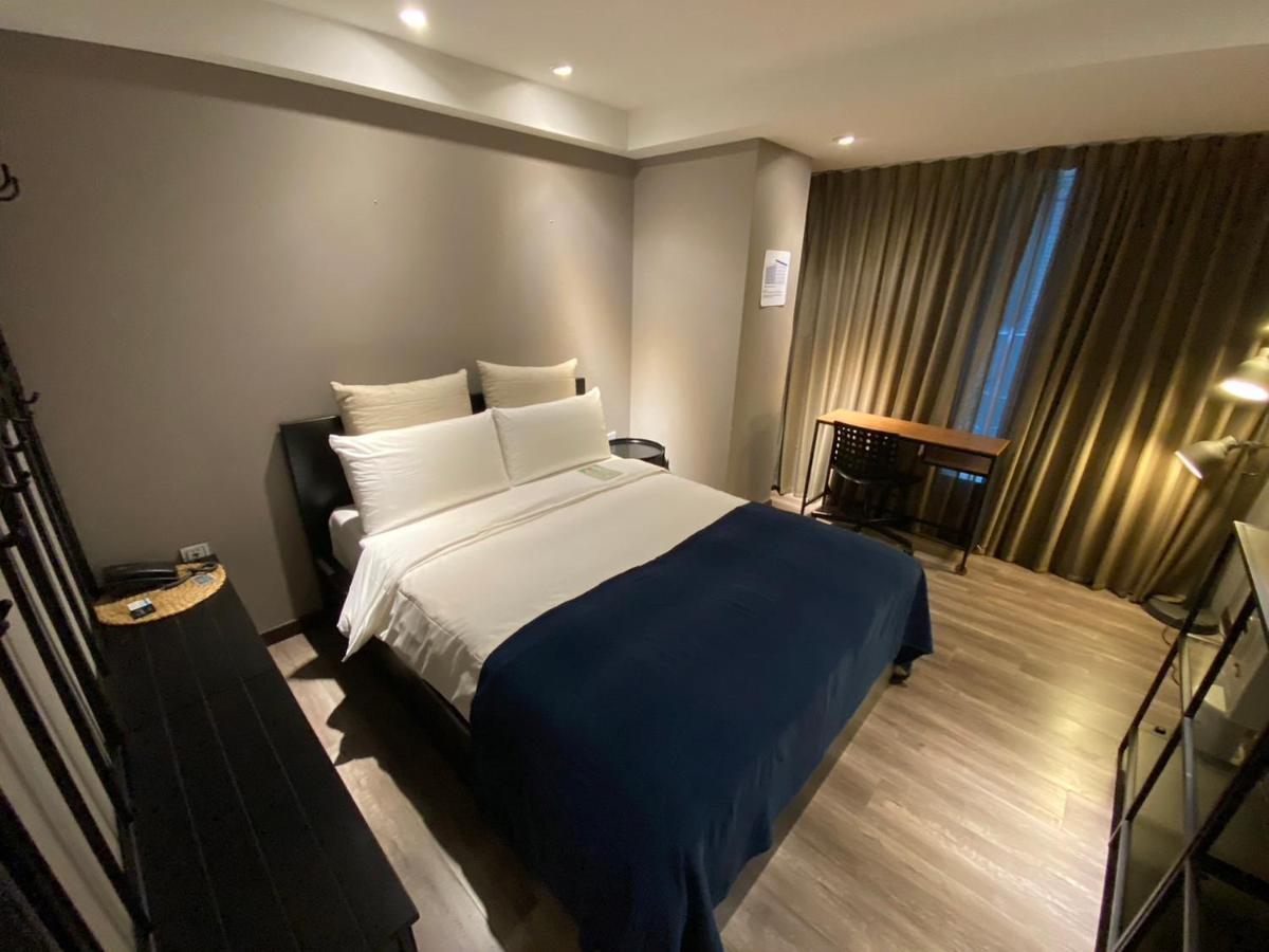 Yomi Hotel - Shuanglian Mrt Тайпей Екстериор снимка